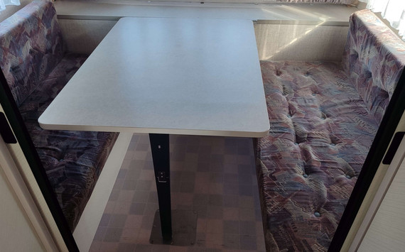 Кемпер для отдыха Burstner Holiday 4309 - изображение 14