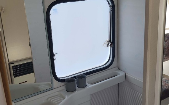 Кемпер для отдыха Burstner Holiday 4309 - изображение 20