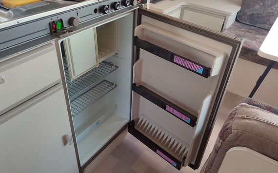 Кемпер для отдыха Burstner Holiday 4309 - изображение 11