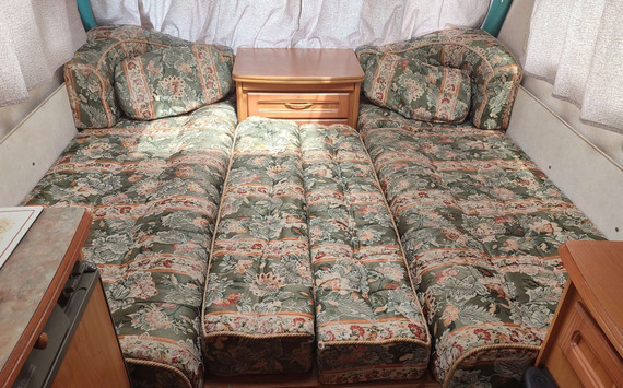 Кемпер для отдыха Coachman VIP 2000 520/4 - изображение 8