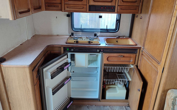 Кемпер для отдыха Burstner Big Lux - изображение 11