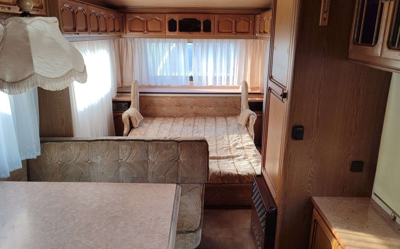 Кемпер для отдыха Burstner Big Lux - изображение 6